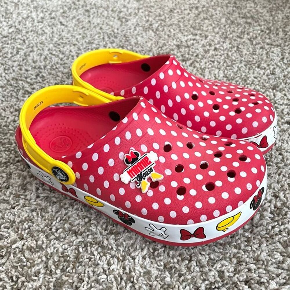 Size 3 / Girls Disney Crocs Sandals